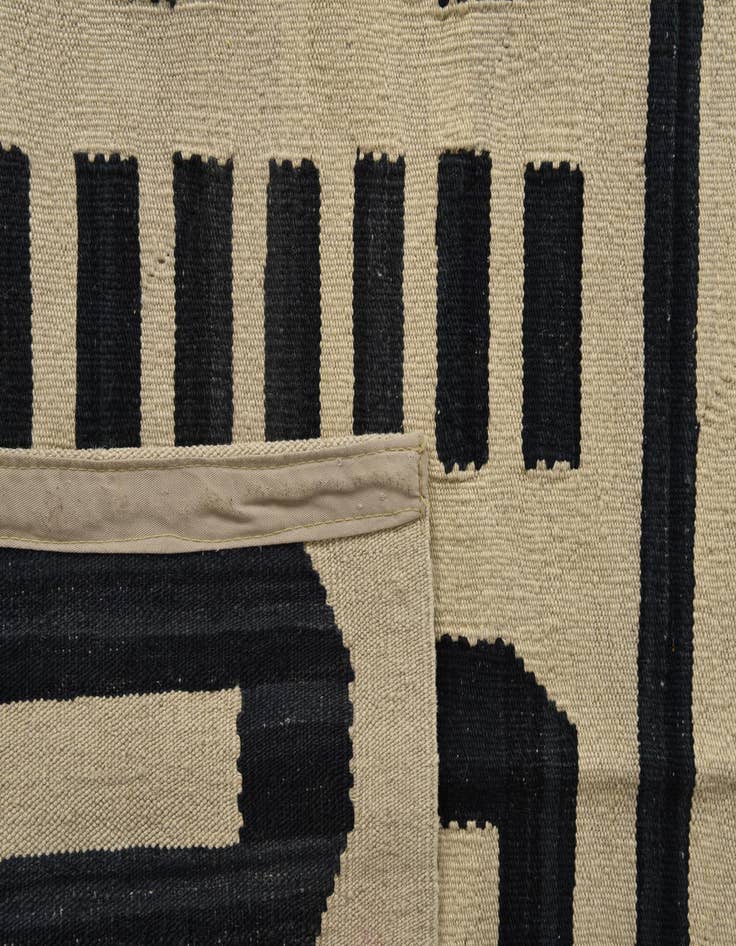 Detail image of 5' 9 x 7' 10  Hand Woven Kilim Modern Wool Rug