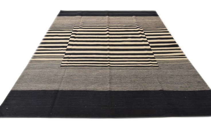 Detail image of 6' 10 x 9' 8 Hand Woven Kilim Modern Wool Rug