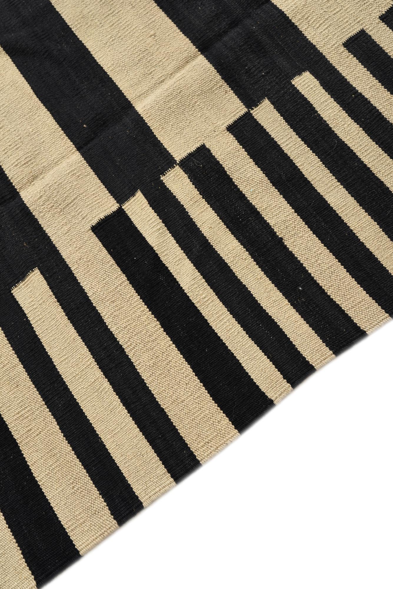 6' 8 x 9' 10 Hand Woven Kilim Modern Wool Rug