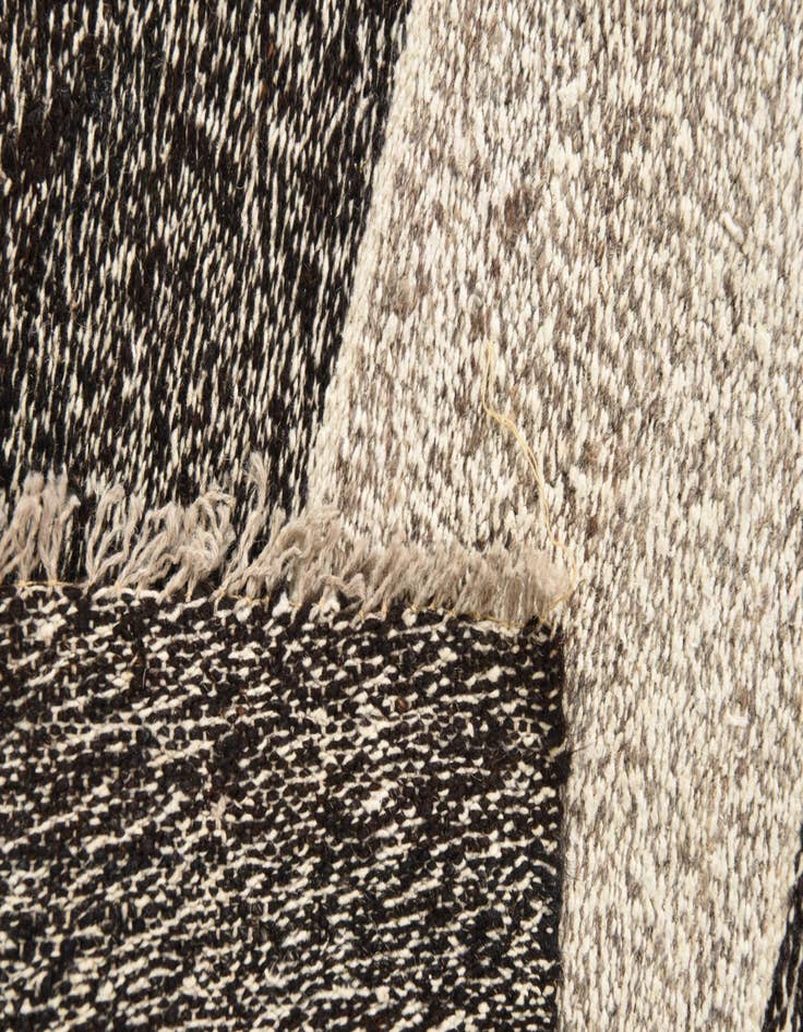 Detail image of 8' 1 x 9' 3  Hand Woven Kilim Modern Wool Rug