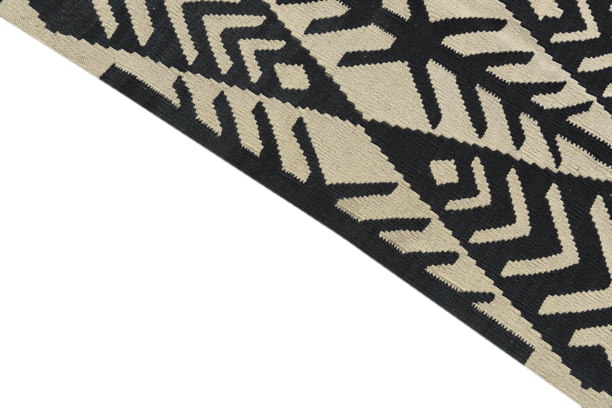 6' x 8' 6 Hand Woven Kilim Modern Wool Rug