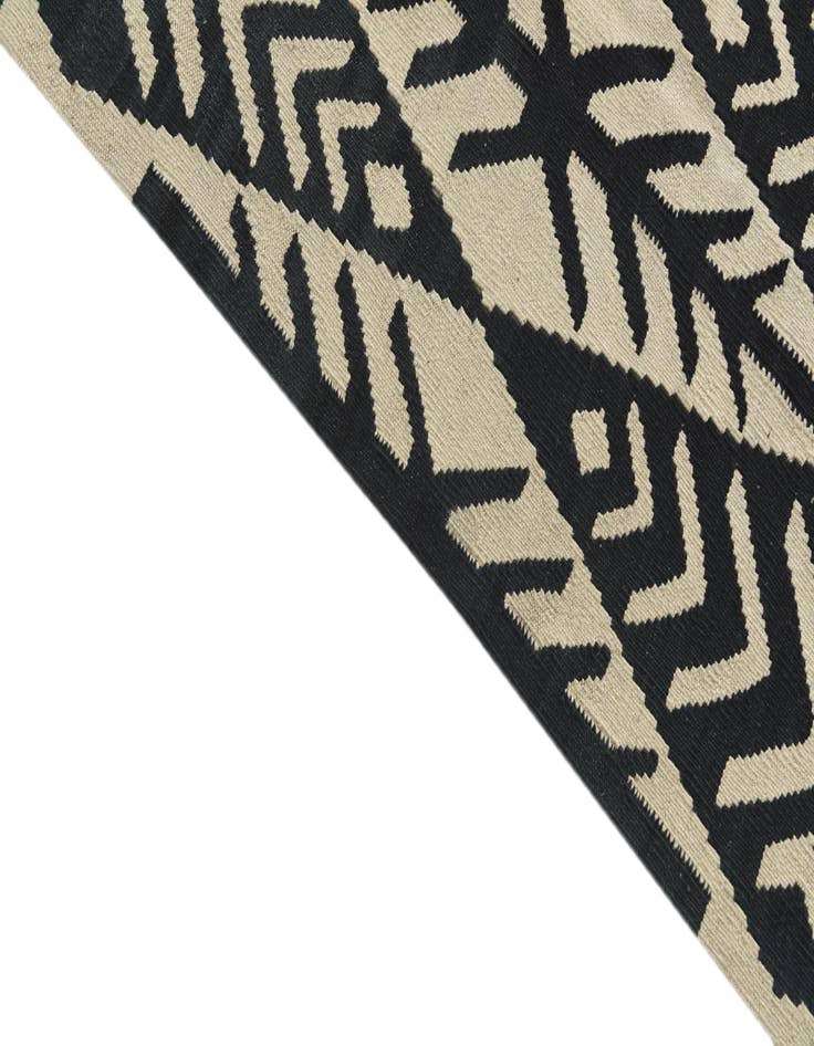 Detail image of 6' x 8' 6  Hand Woven Kilim Modern Wool Rug