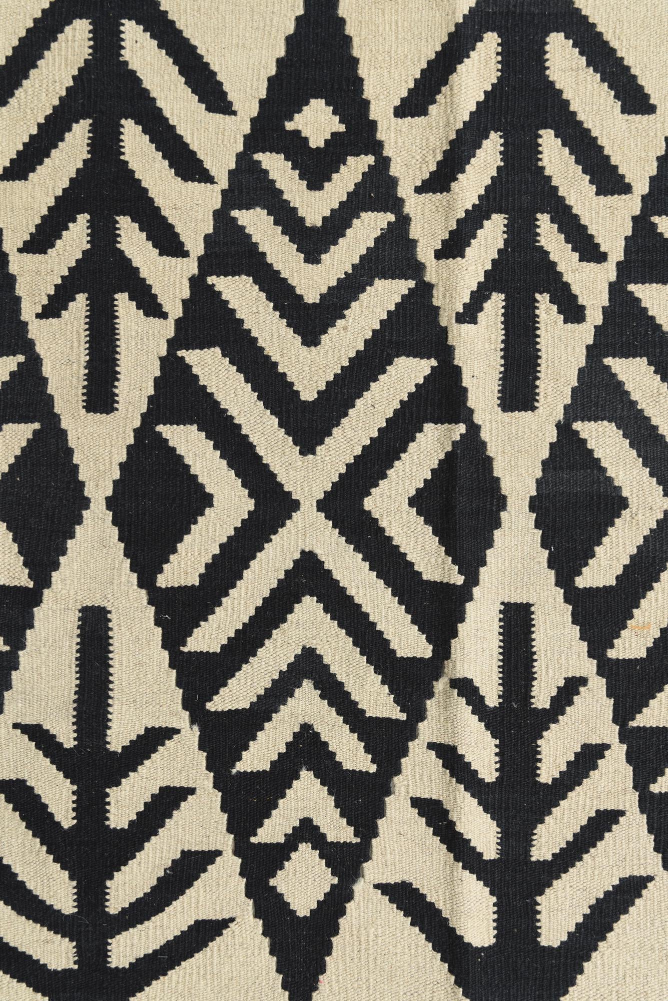 6' x 8' 6 Hand Woven Kilim Modern Wool Rug