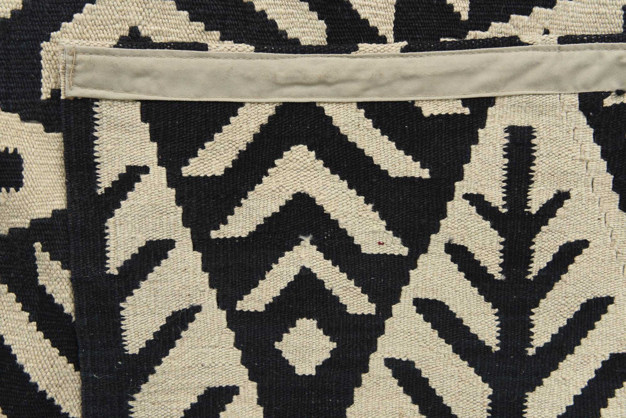 6' x 8' 6 Hand Woven Kilim Modern Wool Rug