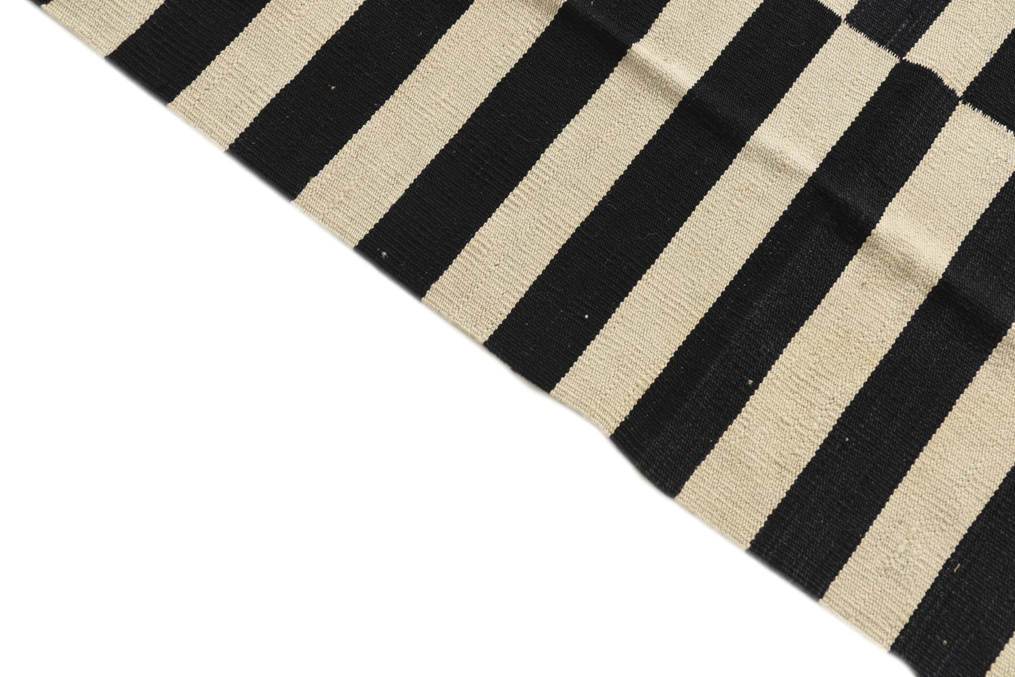 4' 1 x 5' 10 Hand Woven Kilim Modern Wool Rug