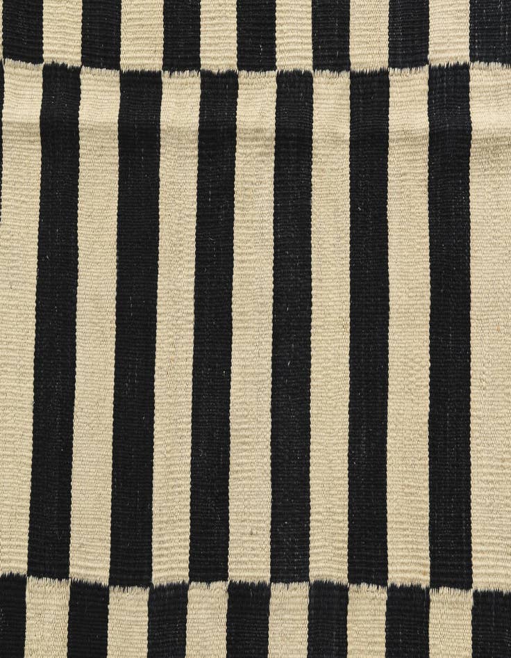 Detail image of 4' 2 x 5' 9 Hand Woven Kilim Modern Wool Rug