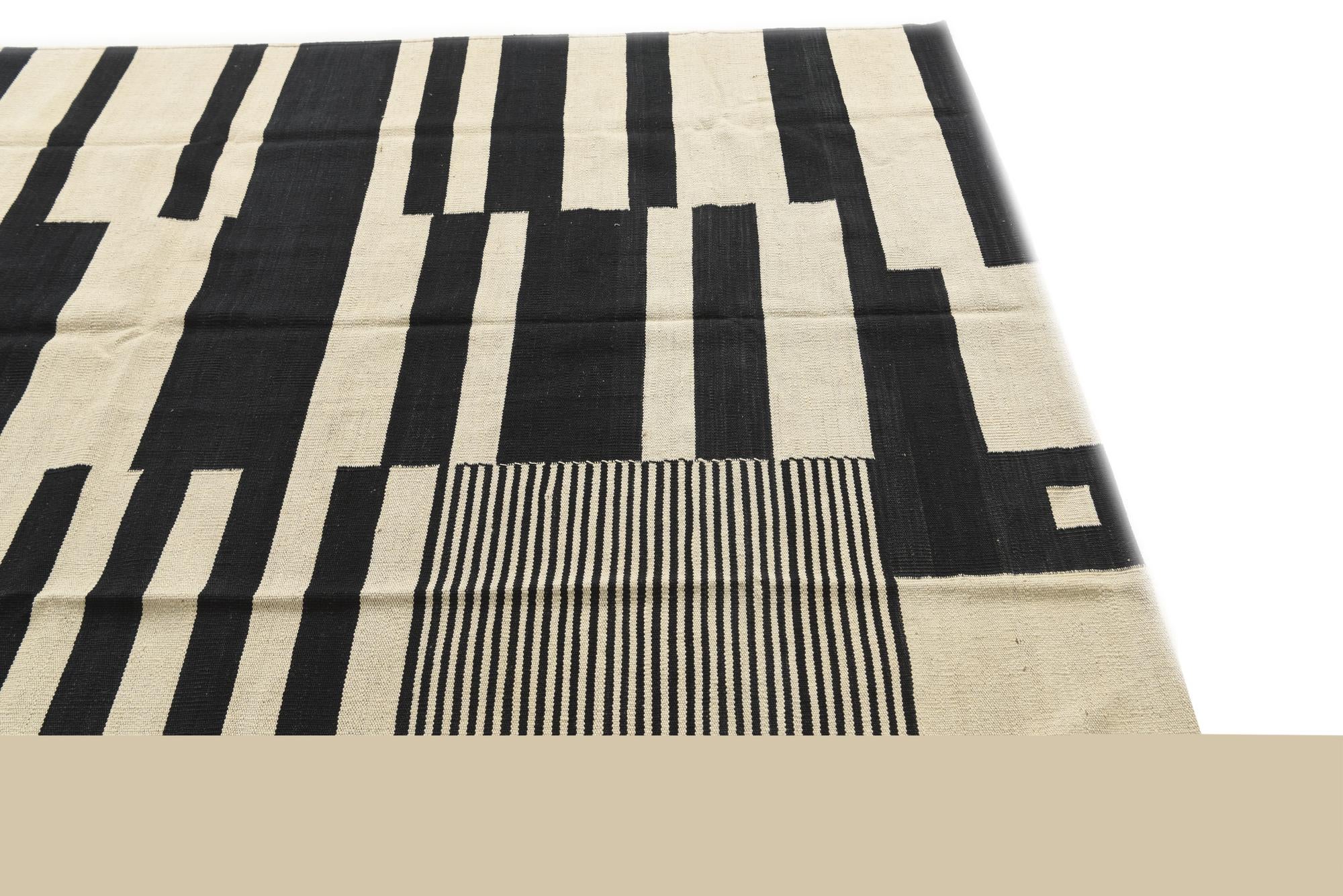 5' 2 x 6' 10 Hand Woven Kilim Modern Wool Rug
