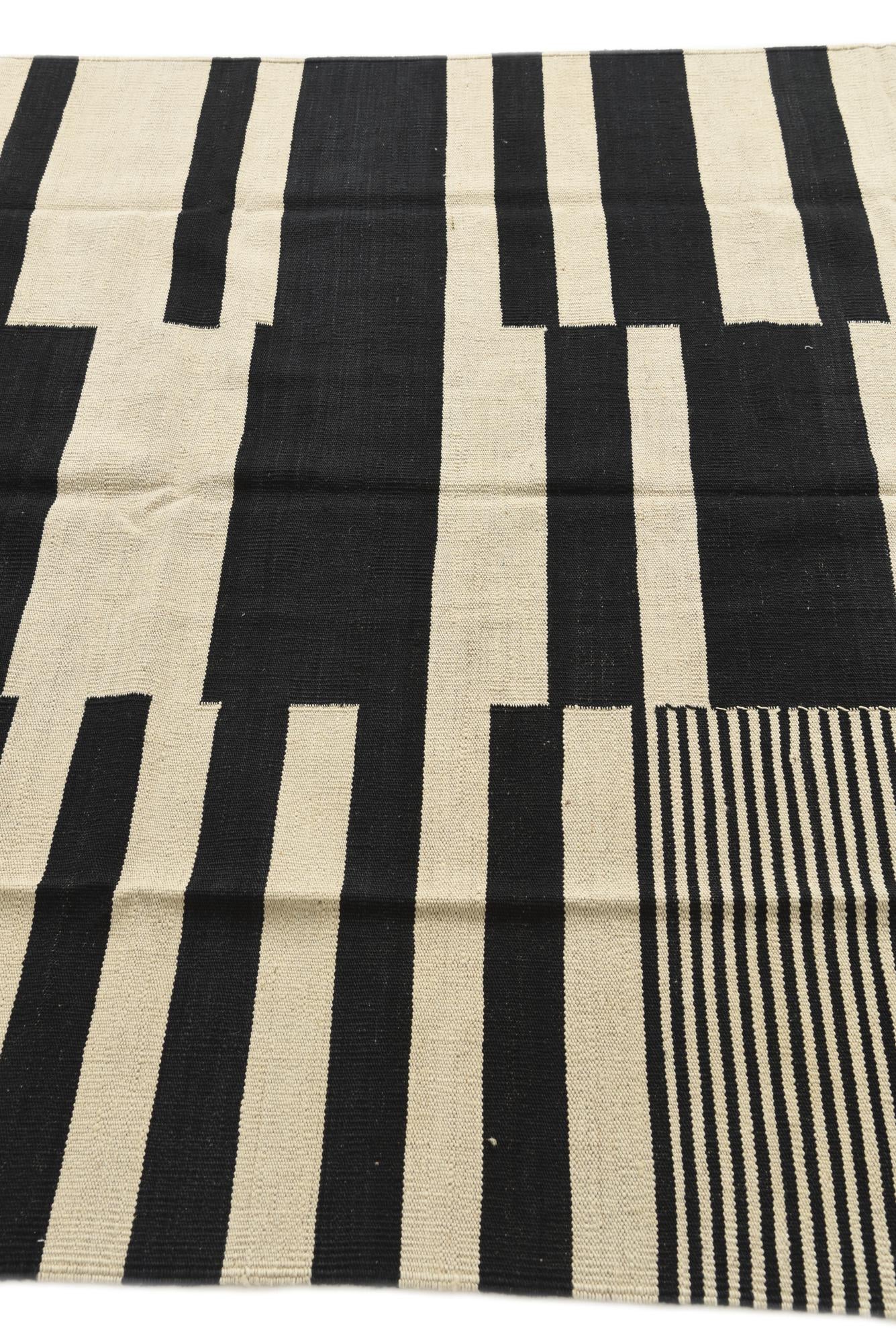 5' 2 x 6' 10 Hand Woven Kilim Modern Wool Rug