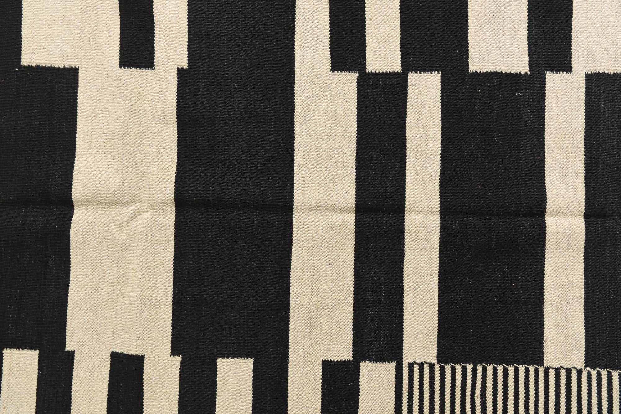 5' 2 x 6' 10 Hand Woven Kilim Modern Wool Rug