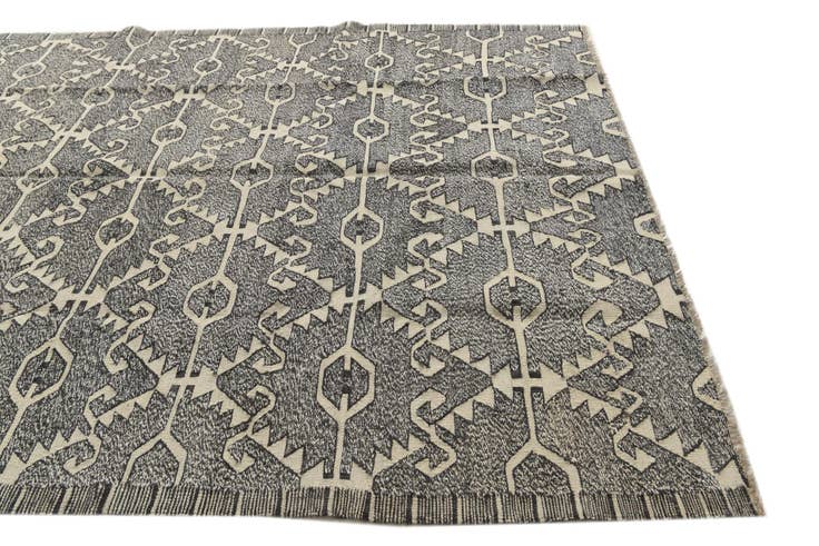 Detail image of 7' x 9' 4 Hand Woven Kilim Modern Wool Rug