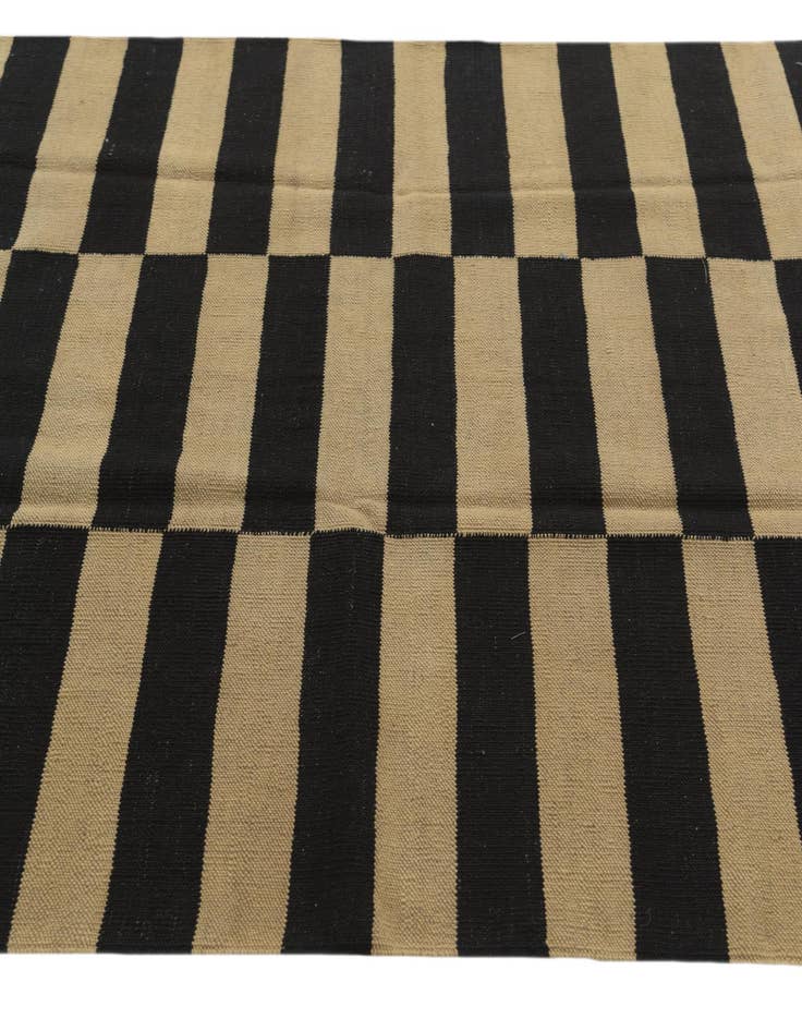 Detail image of 4' 2 x 5' 10  Hand Woven Kilim Modern Wool Rug