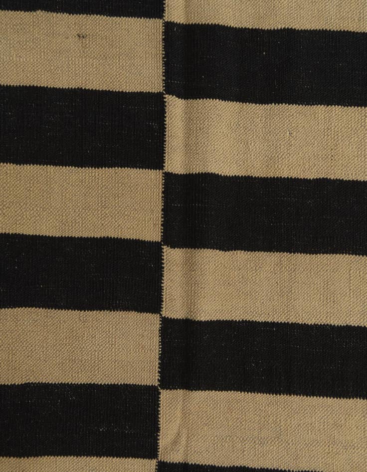 Detail image of 4' 2 x 5' 10  Hand Woven Kilim Modern Wool Rug