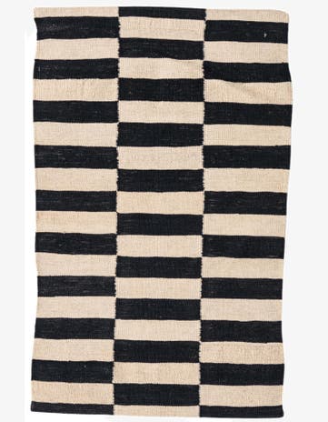 2' 6 x 4' Hand Woven Kilim Modern Wool Rug