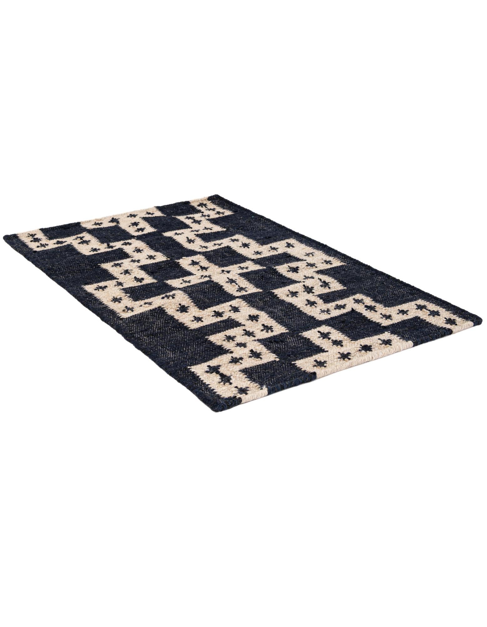 2' x 3' 1 Hand Woven Kilim Wool Rug