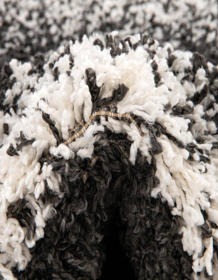 Detail image of 9' x 12' Lagom Shag Rug