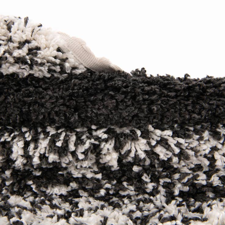 Detail image of 9' x 12' Lagom Shag Rug