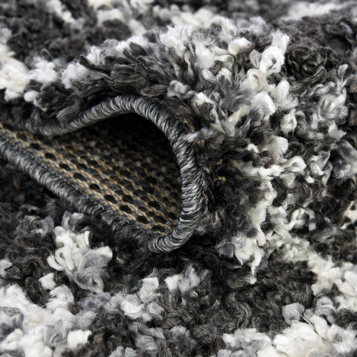 Detail image of 3' 3 x 5' 3 Lagom Shag Rug
