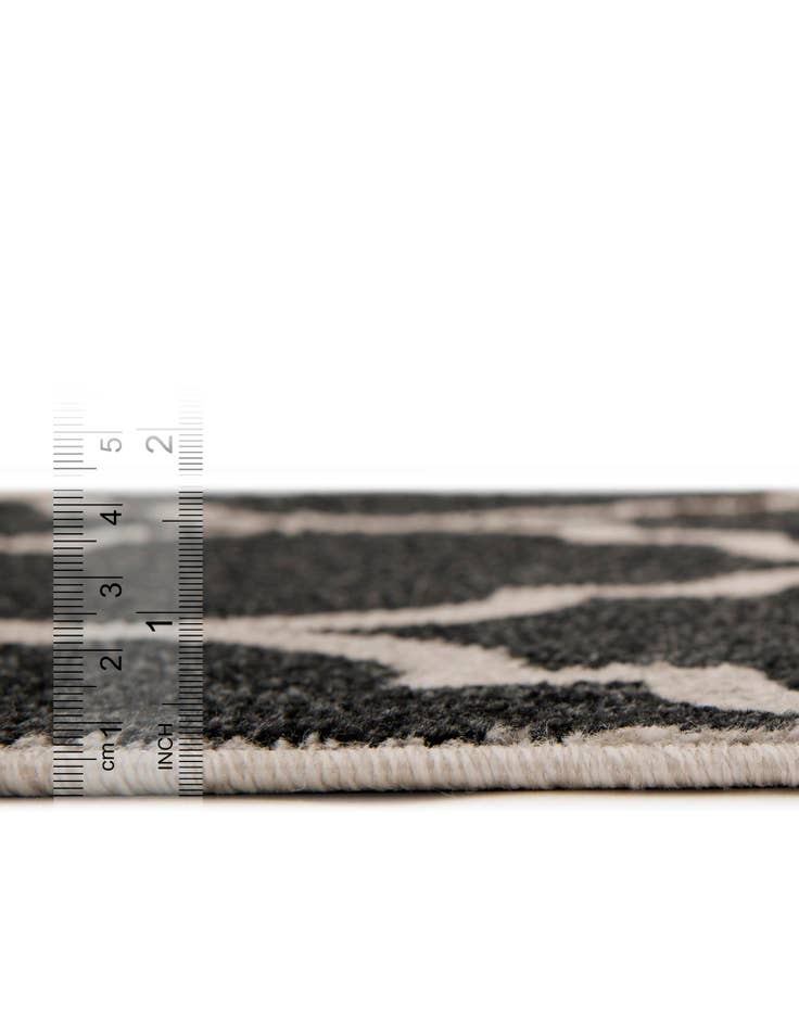 Detail image of 3' 3 x 5' 3 Lattice Rug