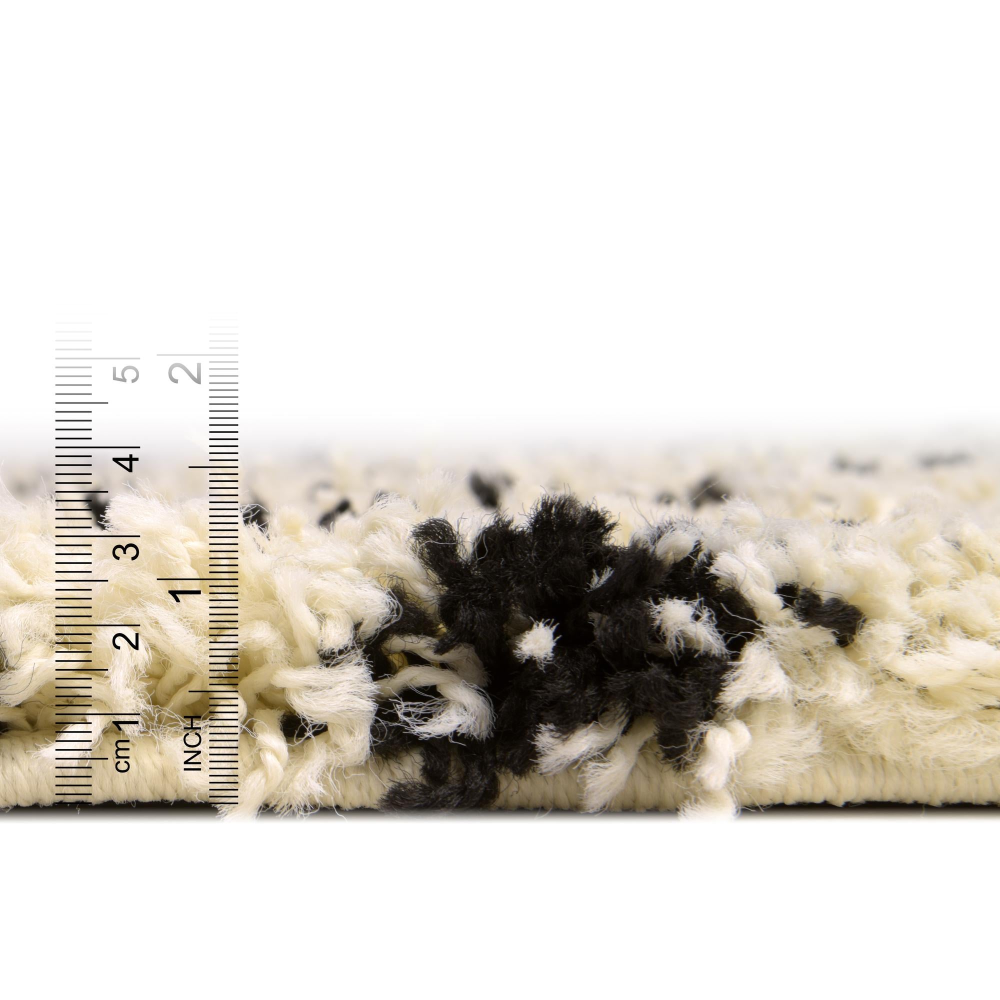 5' 3 x 8' Lattice Shag Rug