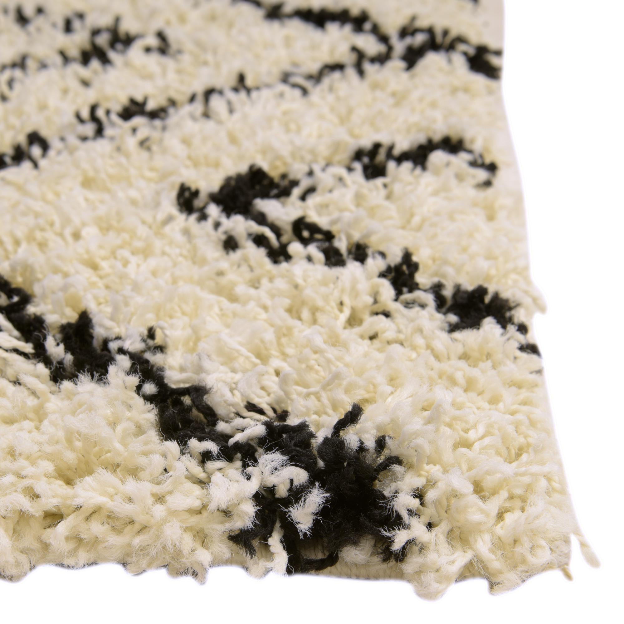 5' 3 x 8' Lattice Shag Rug