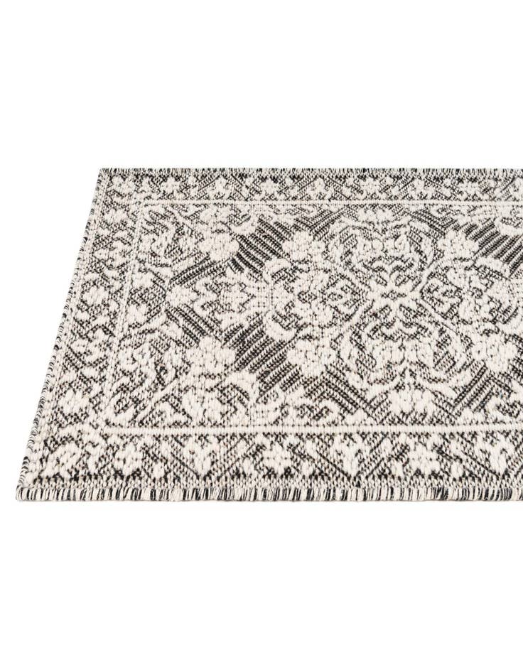 Detail image of 2' 4 x 3' 10  Hand Woven Lattice Wool Rug