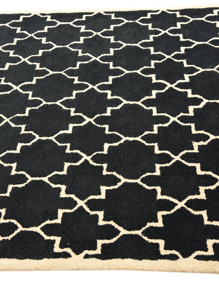 Detail image of 5' x 8' Luna Rug