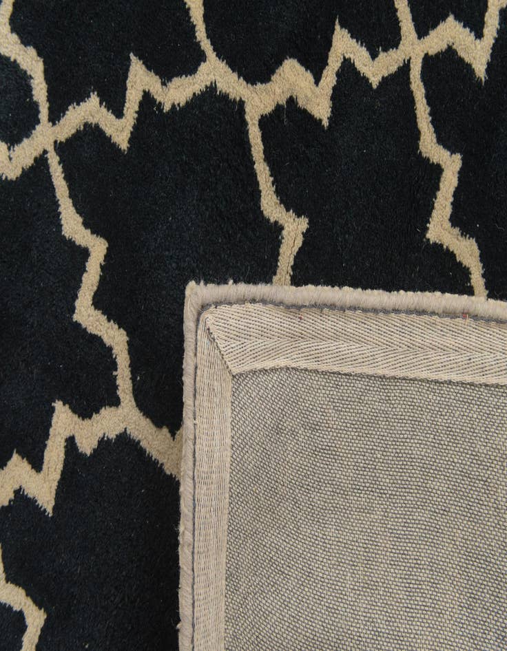 Detail image of 5' 1 x 7' 10 Luna Wool Rug
