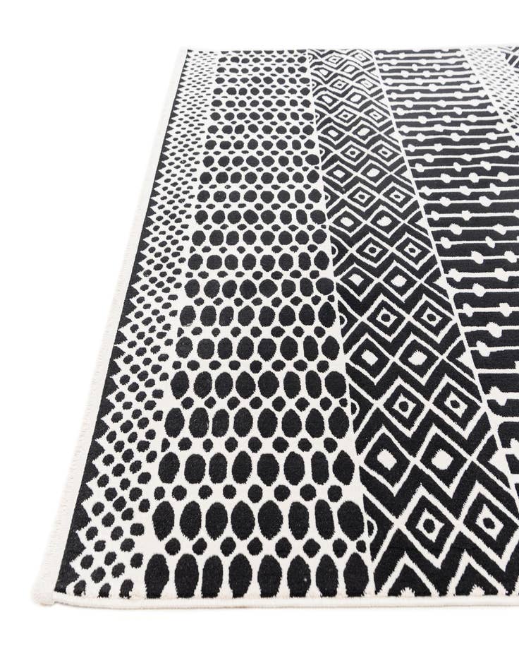 Detail image of 5' x 7' 7 Milano Rug