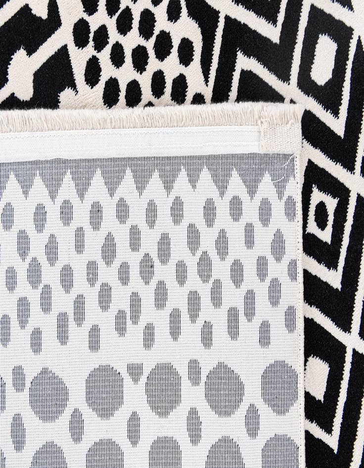 Detail image of 5' x 7' 7 Milano Rug