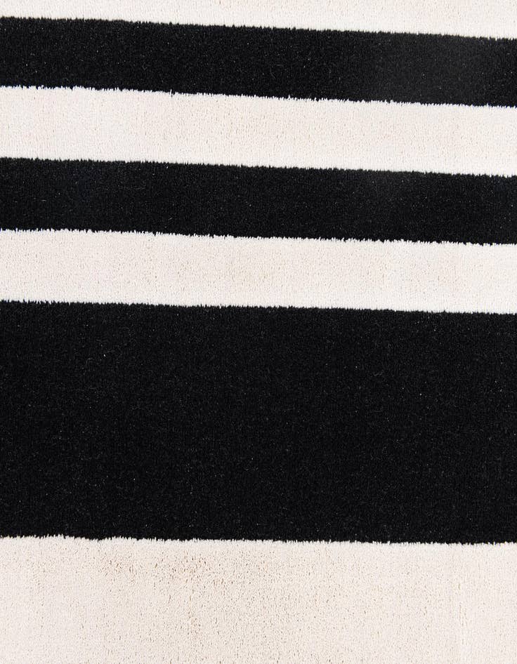 Detail image of 5' x 7' 7 Milano Rug