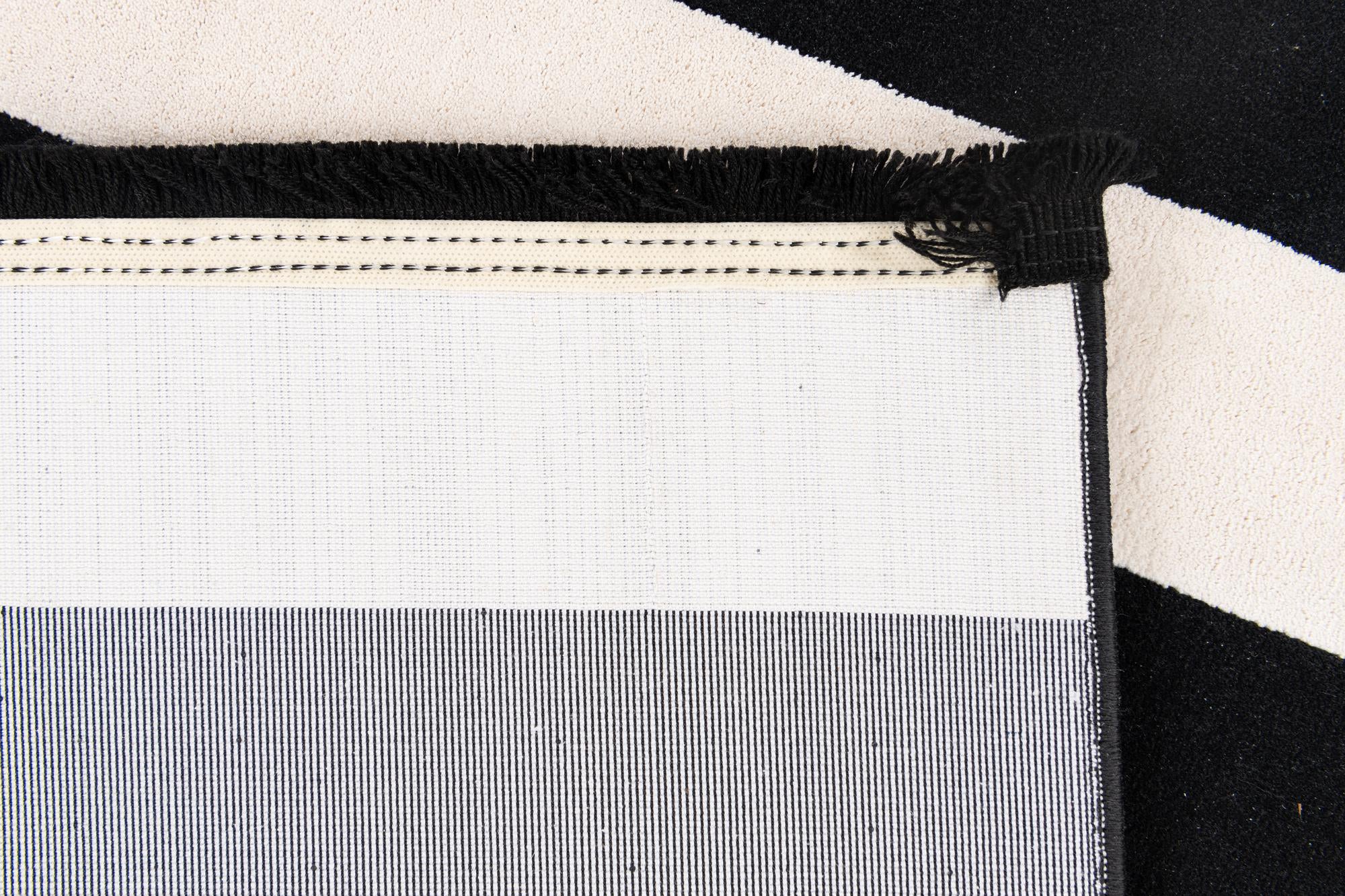 5' x 7' 7 Milano Rug