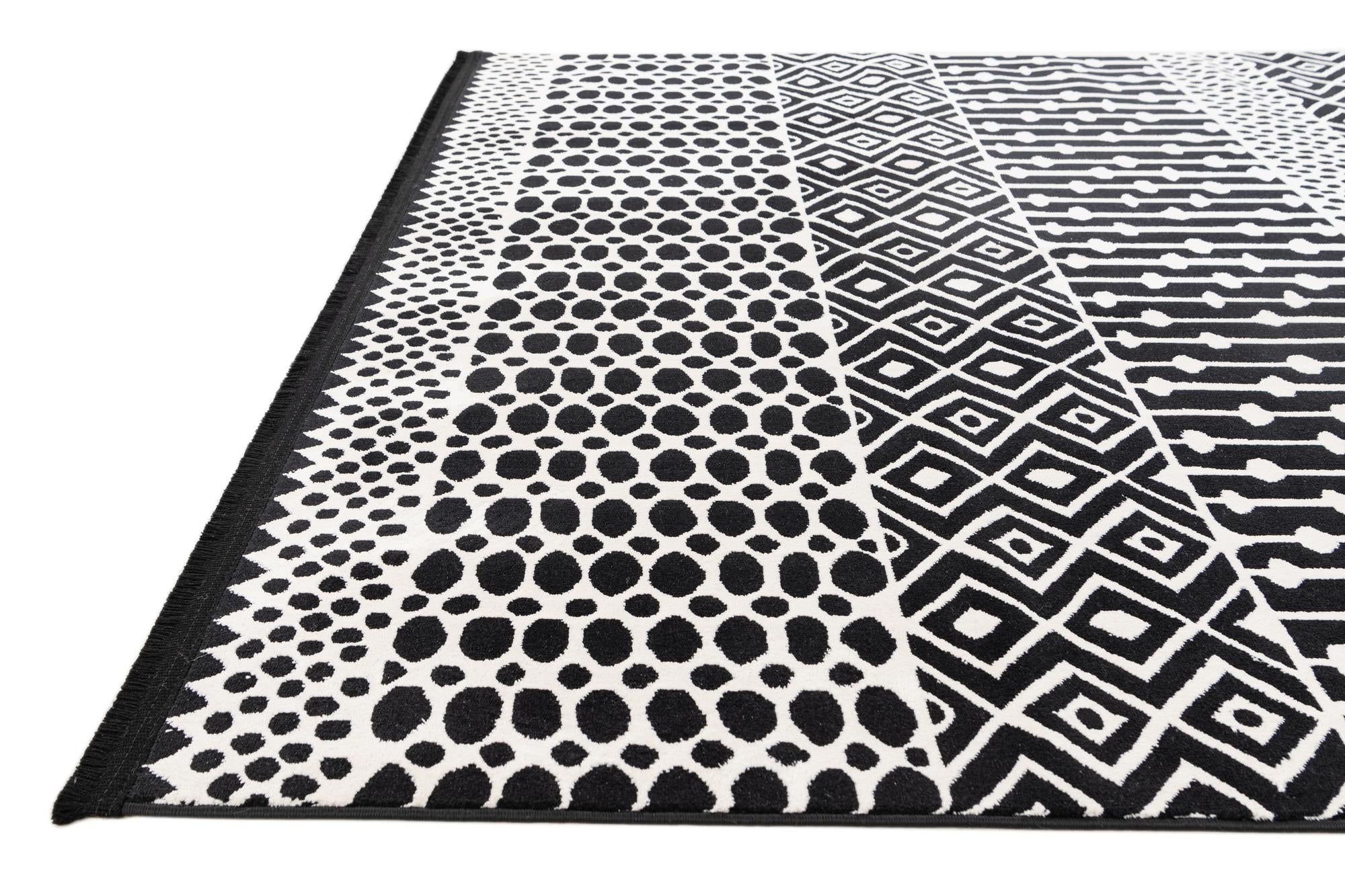 5' x 7' 7 Milano Rug