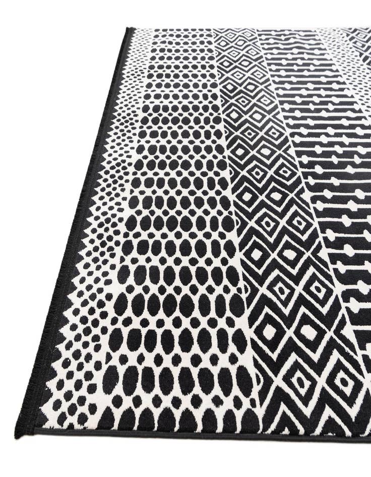 Detail image of 5' x 7' 7 Milano Rug