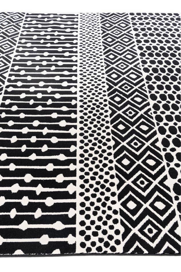 Detail image of 5' x 7' 7 Milano Rug