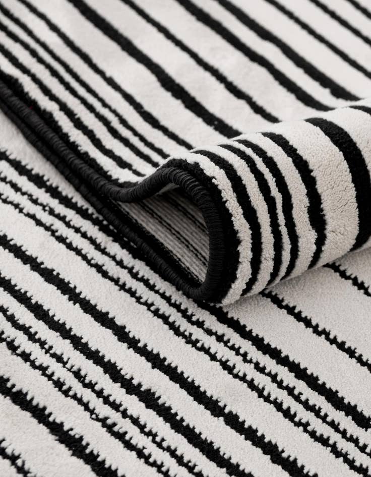 Detail image of 4' x 6' Milano Rug