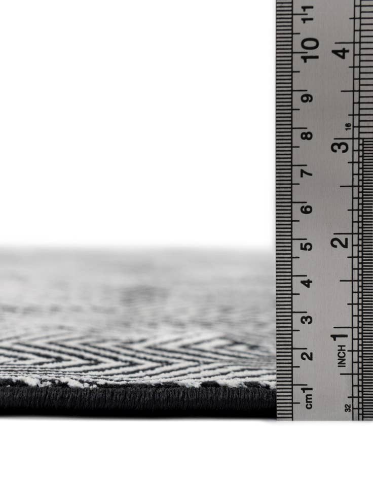 Detail image of 6' 1 x 9' Milano Rug