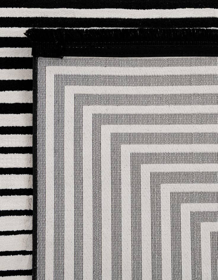 Detail image of 2' x 3' 1 Milano Rug