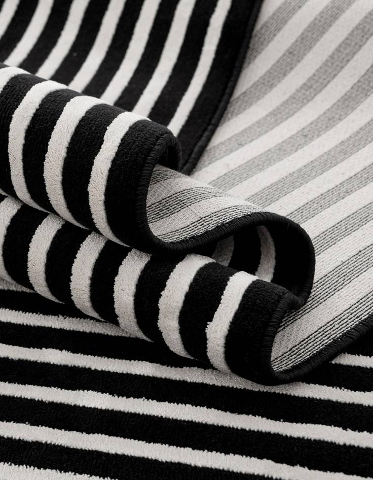 Detail image of 9' x 12' Milano Rug