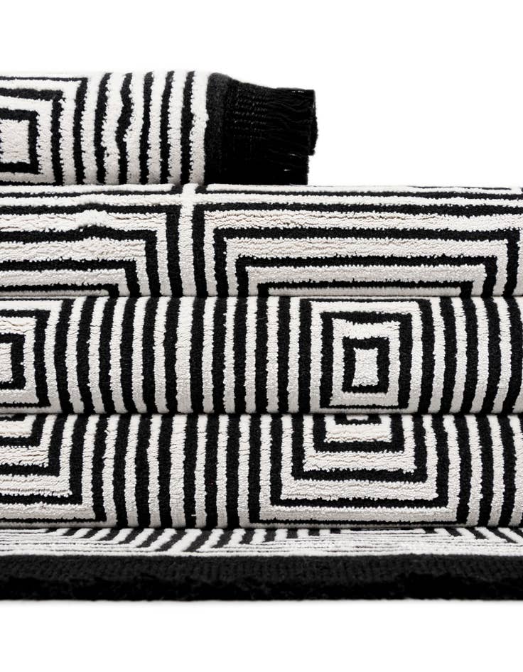 Detail image of 6' 1 x 9' Milano Rug