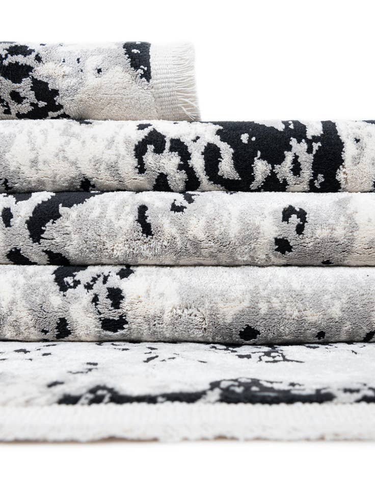 Detail image of 10' x 14' Milano Rug