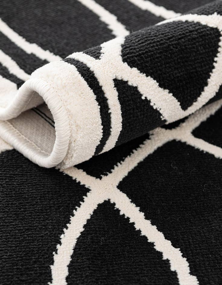 Detail image of 8' 3 x 10' Milano Rug