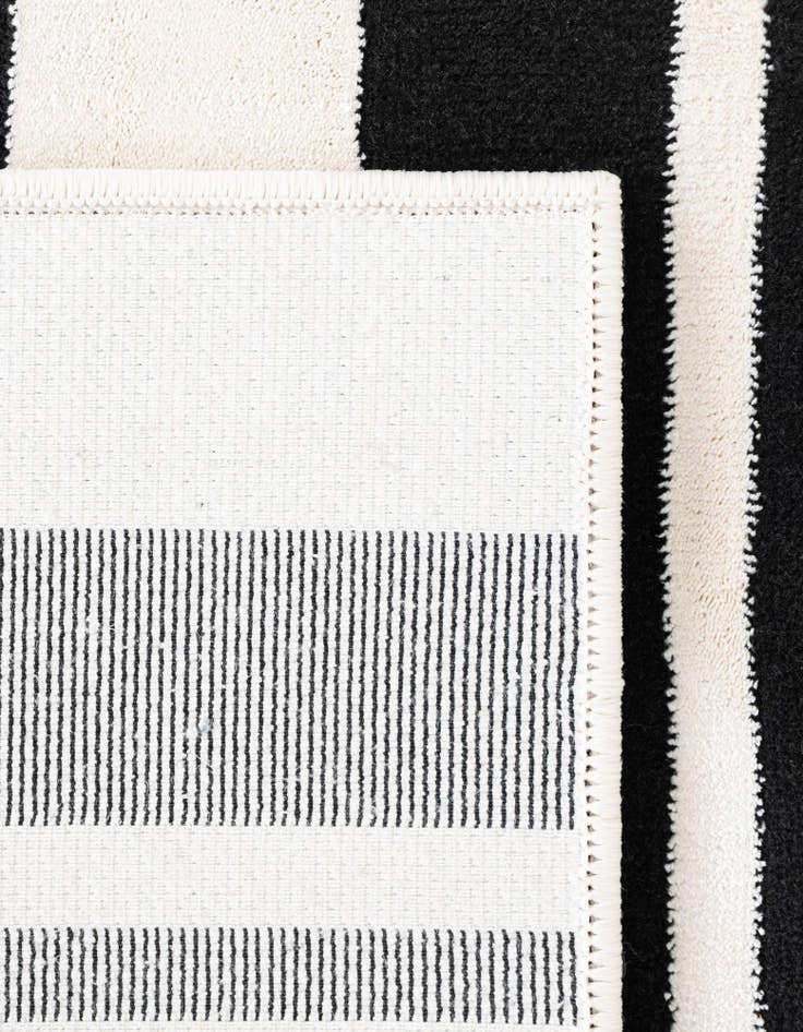 Detail image of 6' 4 x 9' Milano Rug
