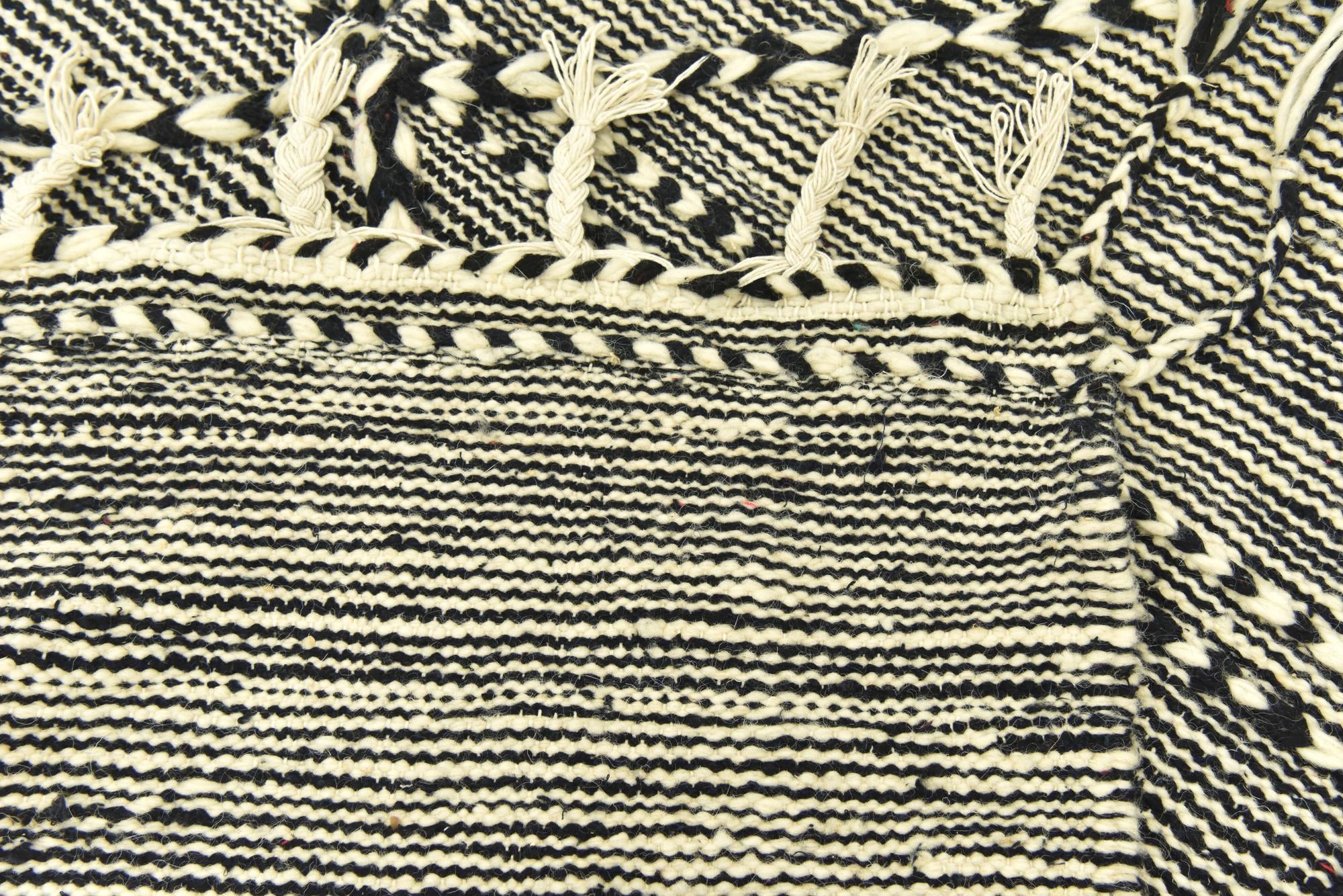 4' 11 x 8' 4 Hand Knotted Moroccan Wool Rug