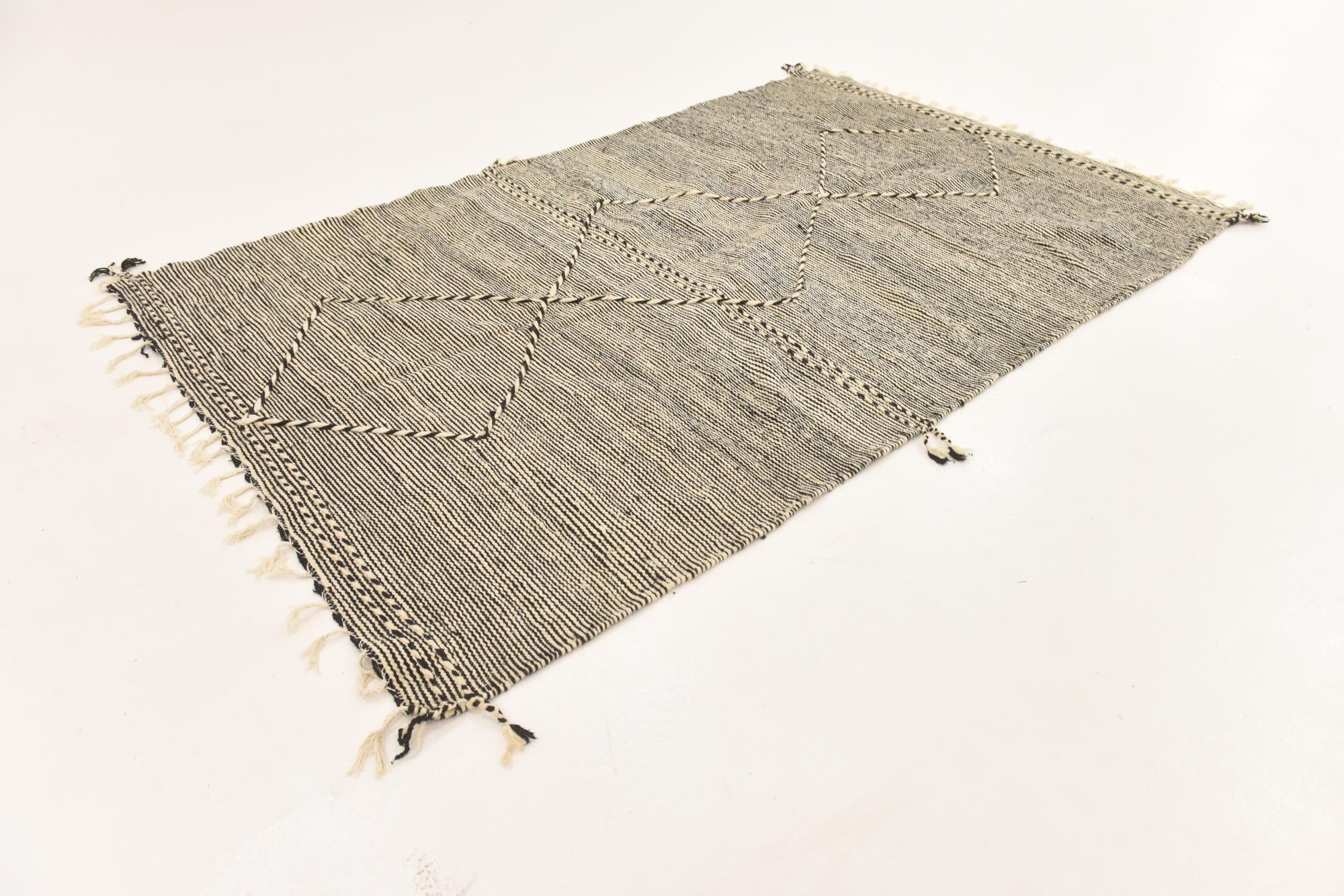 5' 6 x 8' 6 Hand Knotted Moroccan Wool Rug