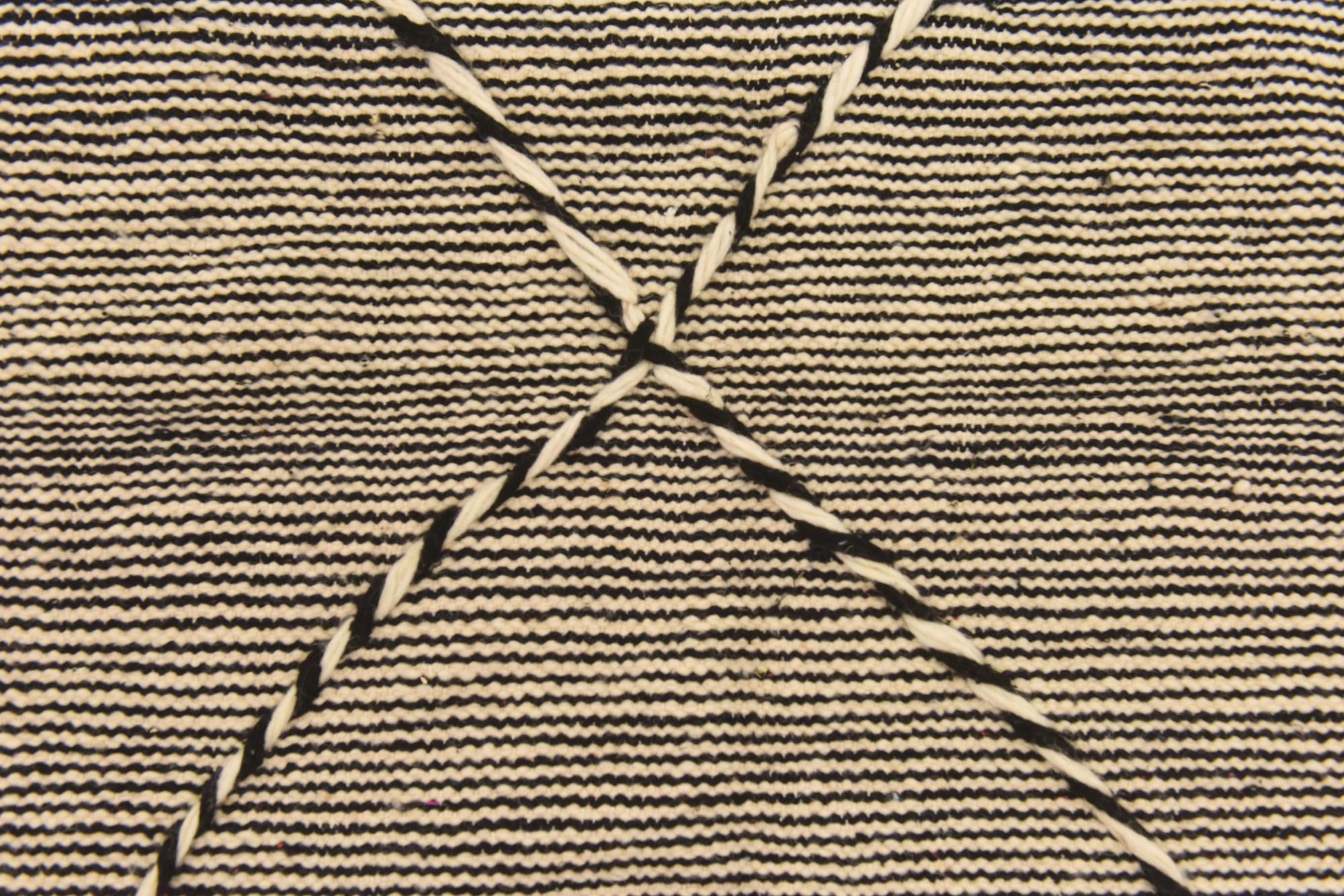 5' 6 x 8' 6 Hand Knotted Moroccan Wool Rug