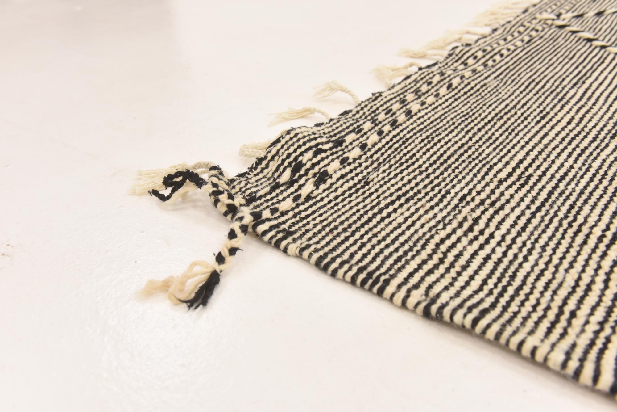 5' 6 x 8' 6 Hand Knotted Moroccan Wool Rug