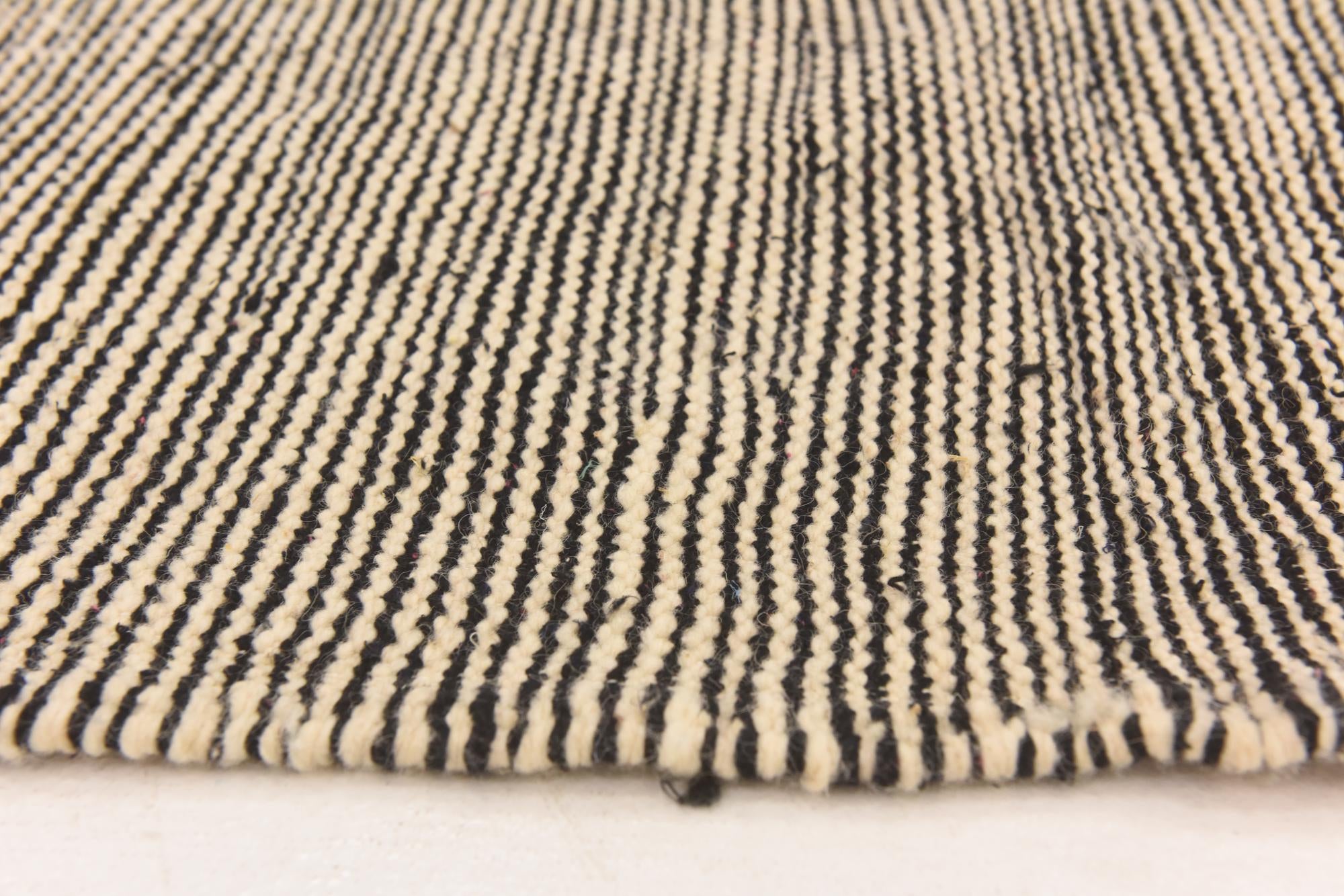 5' 6 x 8' 6 Hand Knotted Moroccan Wool Rug