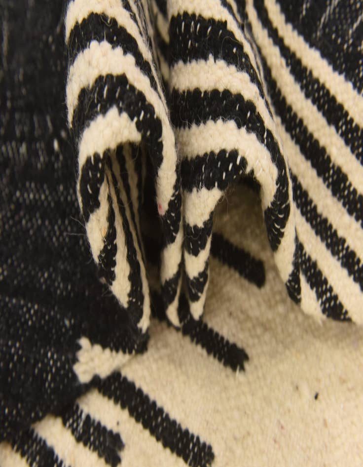 Detail image of 7' 5 x 11' Hand Knotted Moroccan Wool Rug