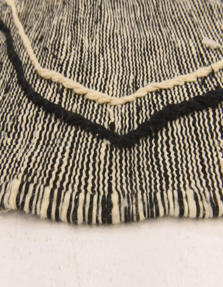 Detail image of 6' 5 x 9' 5  Hand Knotted Moroccan Wool Rug