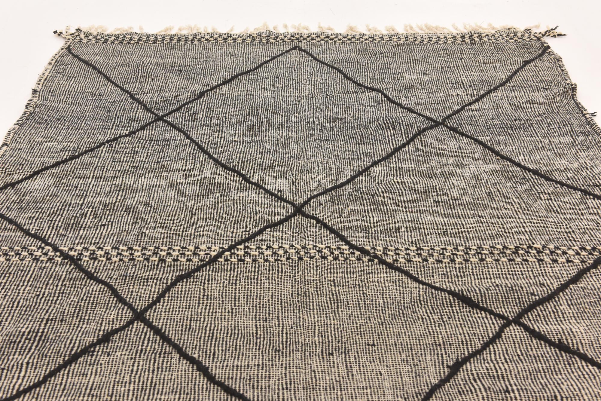 195cm x 300cm Hand Knotted Moroccan Wool Rug